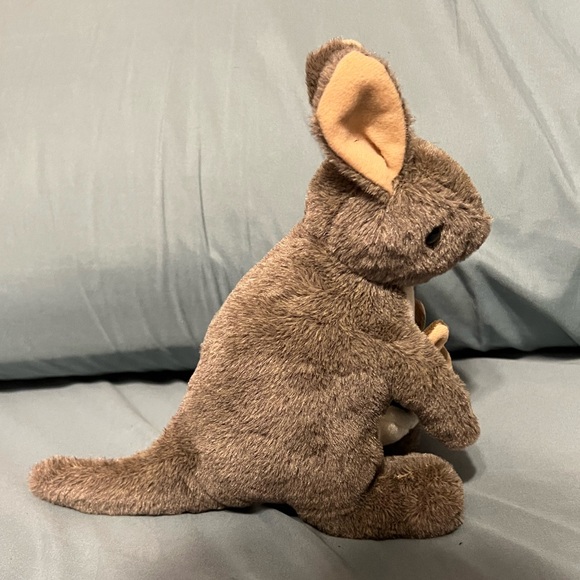 Kangaroo with Joey Plush 🦘 - Picture 4 of 12